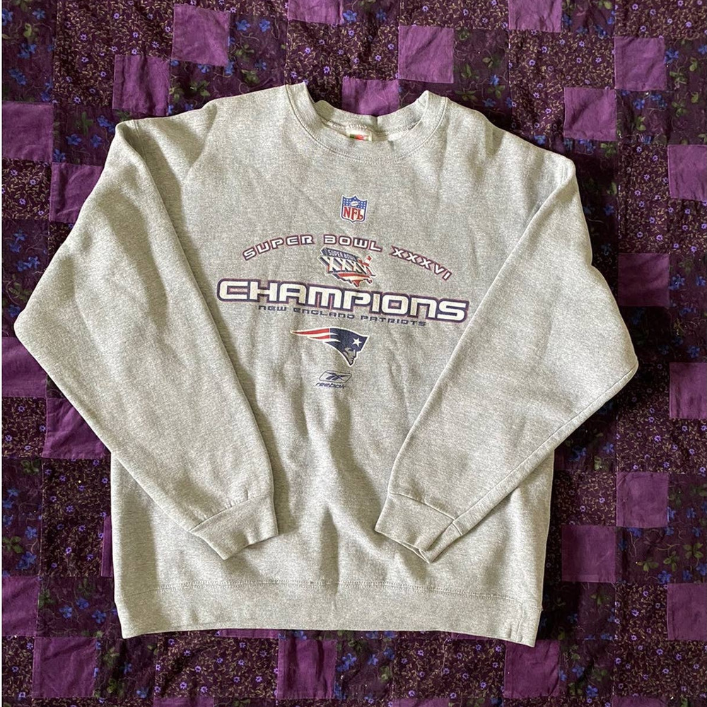 Vintage NFL Super Bowl 36 Patriots Sweater